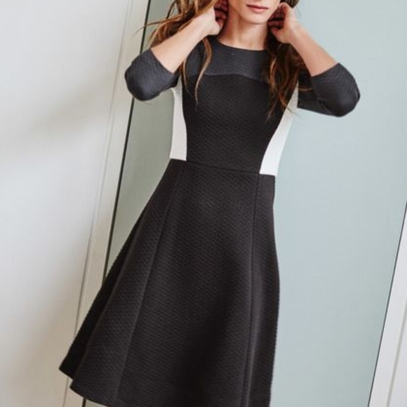 Boden Dresses & Skirts - Boden Curve & Flare Dress